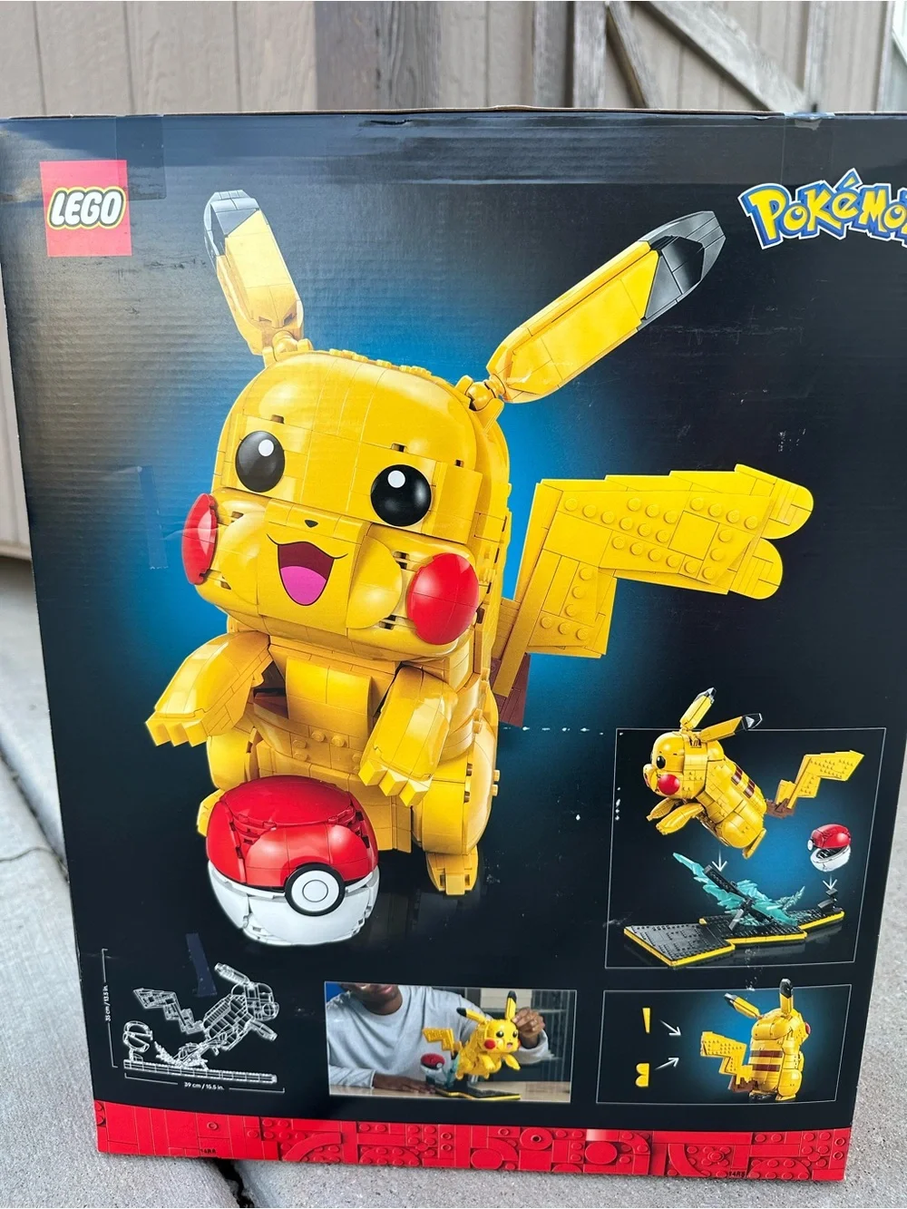 NIB / LEGO Pokémon Pikachu and Poké Ball Building Set - Yellow